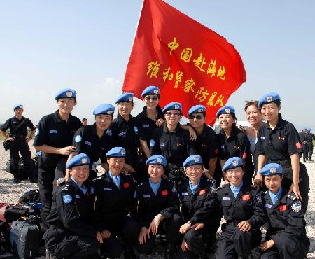 图文:中国第四支维和警察防暴队大部队抵达海