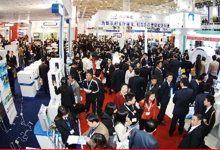 组图:中国国际医疗器械春季博览会大连开幕