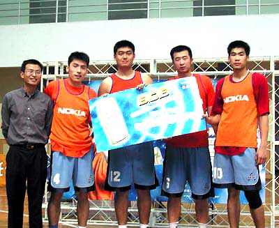 重庆大学三人篮球赛冠亚季军队伍合影(男子)