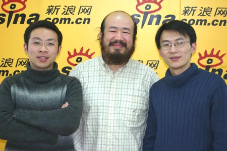 新东方唐静(左),何钢(中),罗勇(右)老师作客新浪谈考研英语冲刺复习