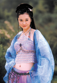 变身四 何美钿——这个小妞有点"横"