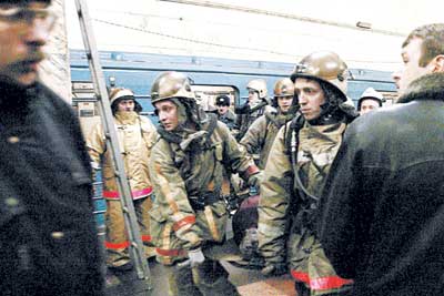 上班高峰莫斯科地铁被炸(图)