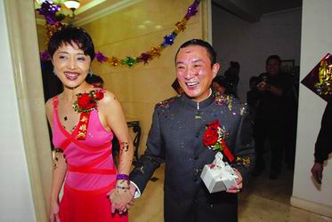总有一些浪漫的事发生刘蓓、张黎的新婚物语(2004-12-2008:54:08)(组图)