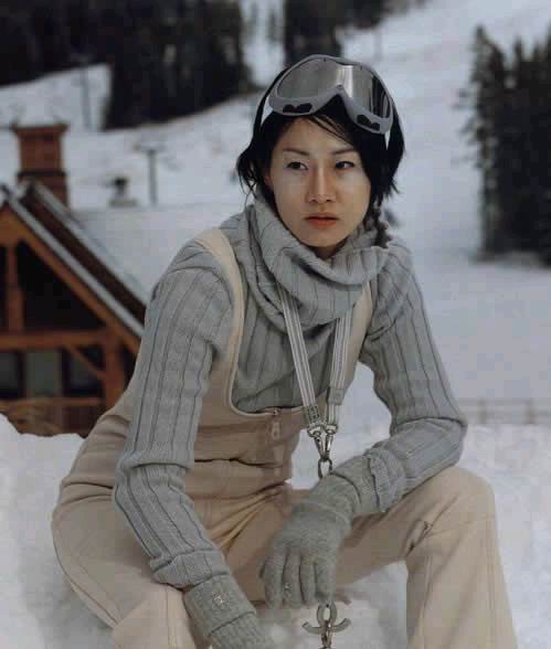 资料图片：韩国女星申恩庆精彩写真(6)