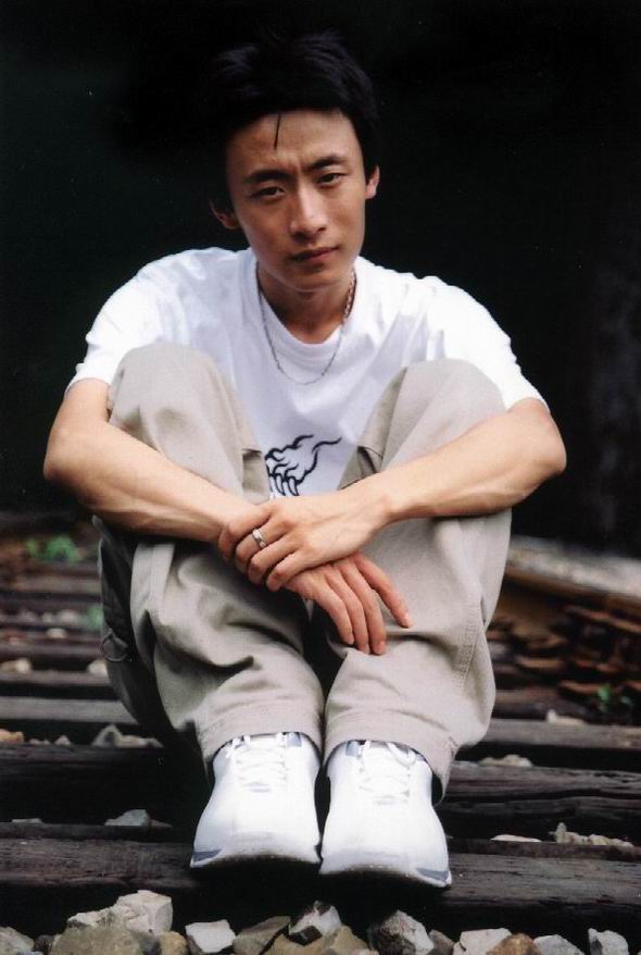 资料图片：艺人李滨精彩写真(4)