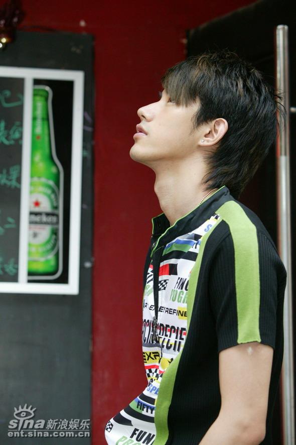 资料图片：好男儿吴建飞精彩写真(8)