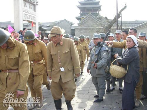 资料图片:电视剧《双枪李向阳》精彩剧照(86)