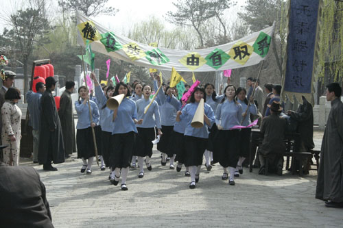 北京演艺专修学院-学生参演央视电视剧《春露