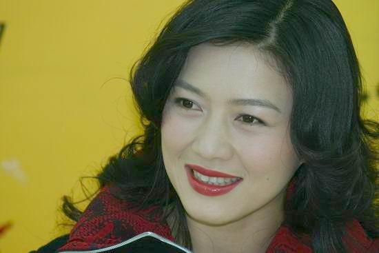 图文：长春电影节影后田海蓉作客新浪嘉宾聊天室(1)