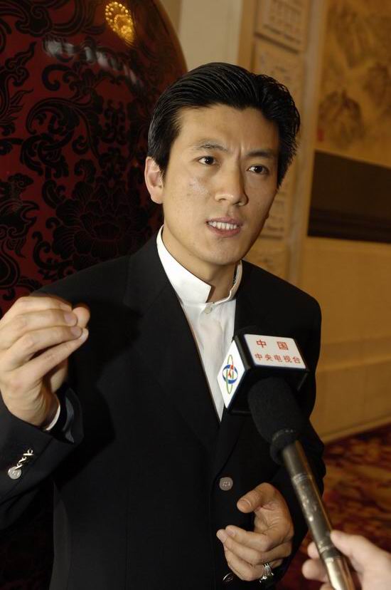 图文:专访《青花》男主角瓷器让我学会安静(4)