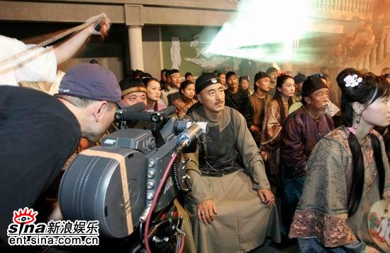 图文：《定军山》关机-杨立新古装造型看电影