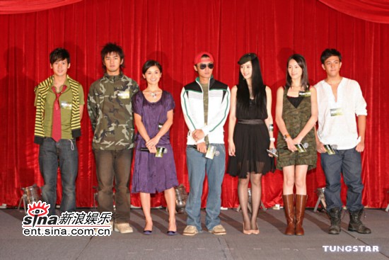 组图：《情癫大圣》香港见面会众主演出席活动