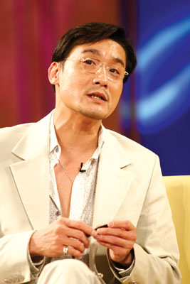 梁家辉被指抢郭晓冬戏份大骂导演没水平(图)