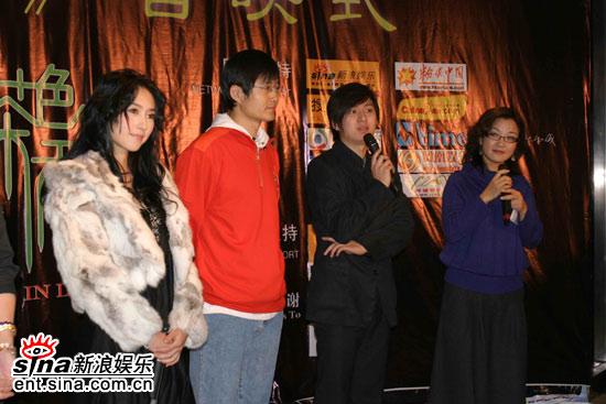 《茶色生香》北京首映纸人代男主角富大龙出席