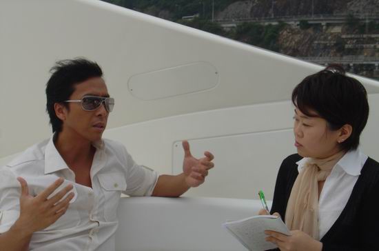 《杀破狼》香港首映日本媒体赴港访子丹(组图)