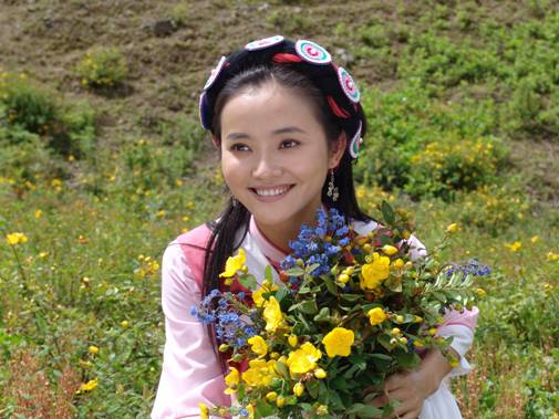 杨梅《大东巴的女儿》演美丽泸沽湖少女(组图)