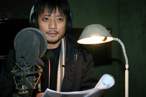 张涵予为《鲨鱼故事》配音用声音演黑帮老大