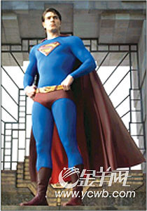 《超人归来》明年上映 已故白兰度饰演超人父