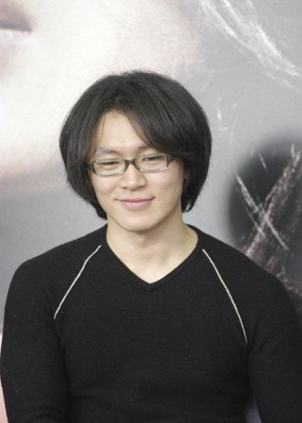 杨东根三年后复出歌坛新曲大钟奖首度亮相(图)