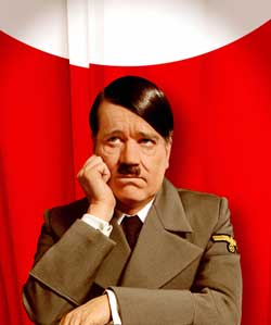 德国喜剧片恶搞希特勒 地上爬学狗叫吸毒齐全