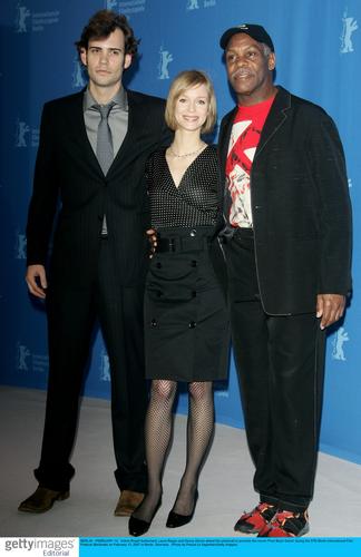 劳拉·里根(laura regan),丹尼·格洛弗(danny glover),罗瑟夫