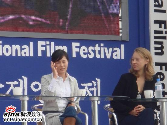 图文：文素利海滩见面会--文素利是实力演员
