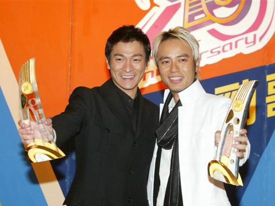 图文:香港2002十大劲歌金曲--刘德华与李克勤