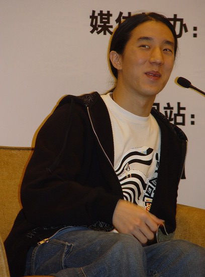 组图：“龙太子”房祖名亮相MTV超级盛典记者会
