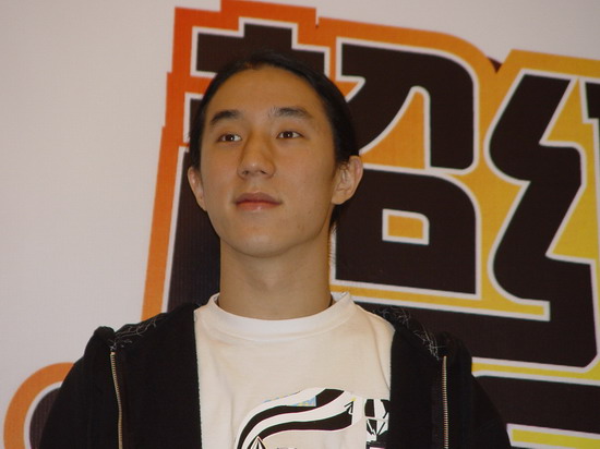 组图：“龙太子”房祖名亮相MTV超级盛典记者会