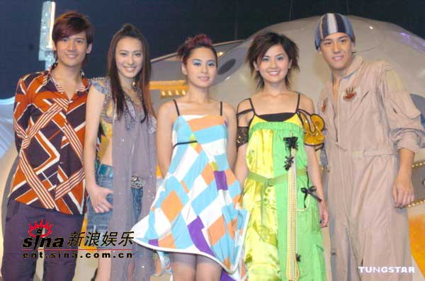 组图:twins,boyz,梁洛施亮相超时空演唱会