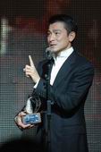 组图：刘德华釜山获2006年度最有贡献电影人