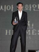组图：刘德华釜山获2006年度最有贡献电影人