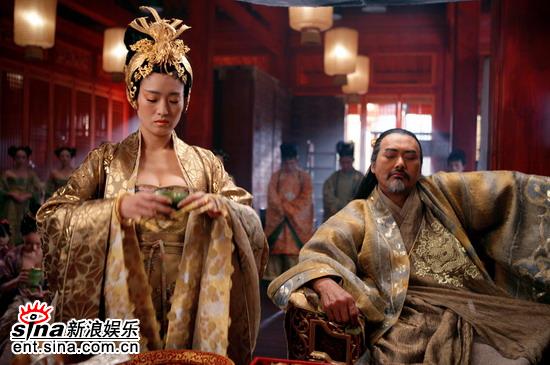 张艺谋《黄金甲》为巩俐十年圆了王后梦(图)