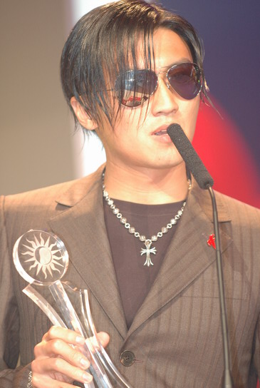 ͼģ2004MTVʢ佱ǹ(47)