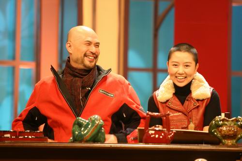 组图：十大快乐明星家庭评选--徐锦江和太太