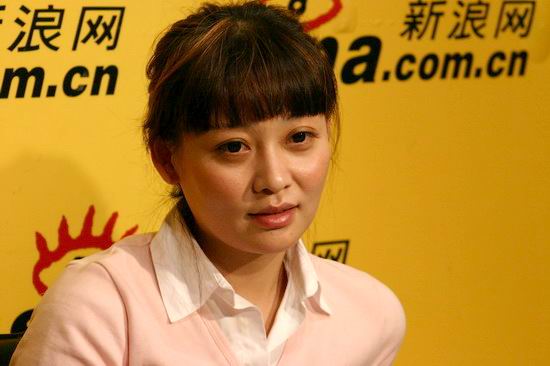 图文：演员潘婕作客新浪嘉宾聊天室(2)