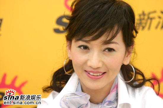 资料图片：赵雅芝作客新浪嘉宾聊天室(2)