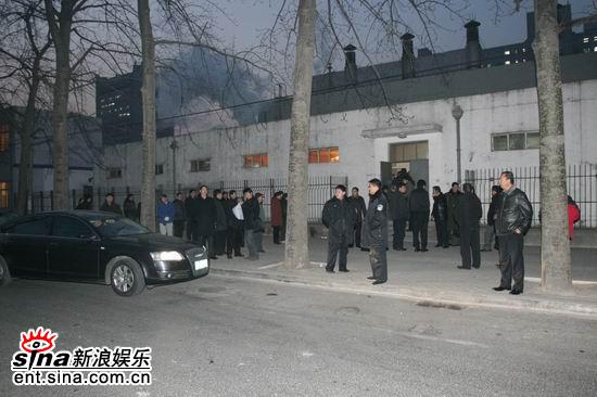 图文：马季灵车开往八宝山--现场