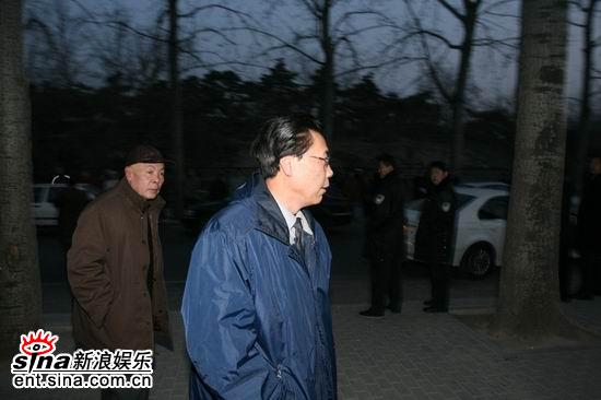 图文：马季灵车开往八宝山--弟子笑林