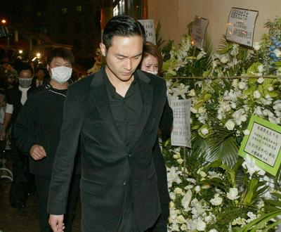 张国荣去世十周年出殡葬
礼节式回首（图）