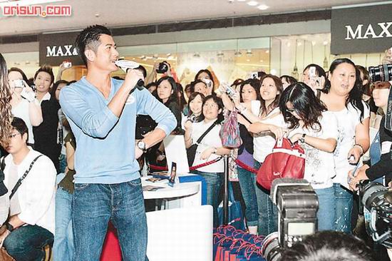 《转摘》郭富城自曝喜欢小岛裸晒 选女友要皮肤白嫩