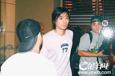 冯德伦偷吃被拍寻欢女友长相酷似林嘉欣(图)