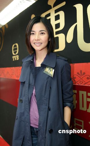 郑伊健家中激吻被偷拍蒙嘉慧承认已见家长(图)