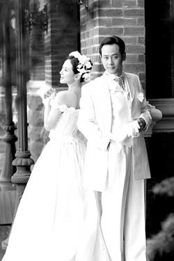 邱心志娶“东北大妞”最爱老婆傻乎乎(组图)