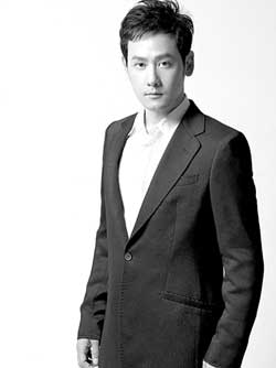 邱心志娶“东北大妞”最爱老婆傻乎乎(组图)