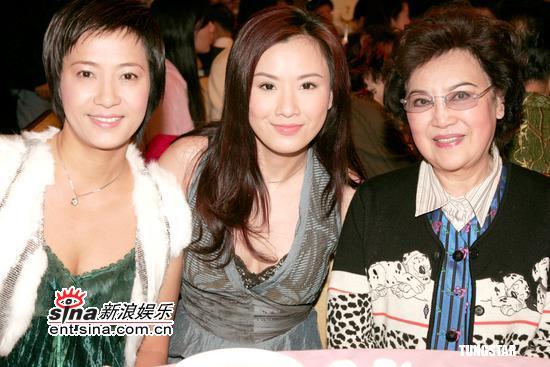 组图：亚视联欢张文慈要唱歌陈启泰想做生意