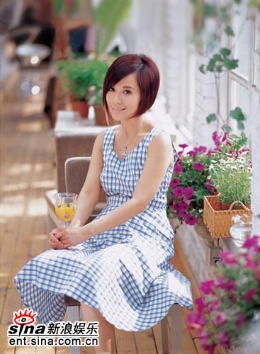 组图：陈松伶优雅写真享受纯真自然展女人魅力