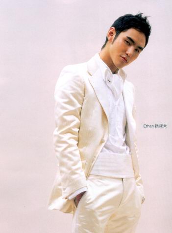组图：三地男优打造《Men"sUno》冬季特刊(2)