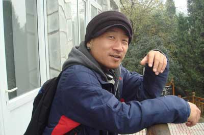 李保田儿子替老爸“喊冤”否认为钱打官司(图)
