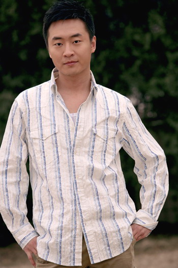 “优质男孩”霍亚明钟爱《亮剑》称李幼斌儒雅